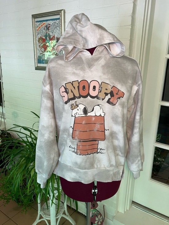 Peanuts Tops - Peanuts | Snoopy Doghouse Hoodie | Grey & Cream Tie-Dye | Size M